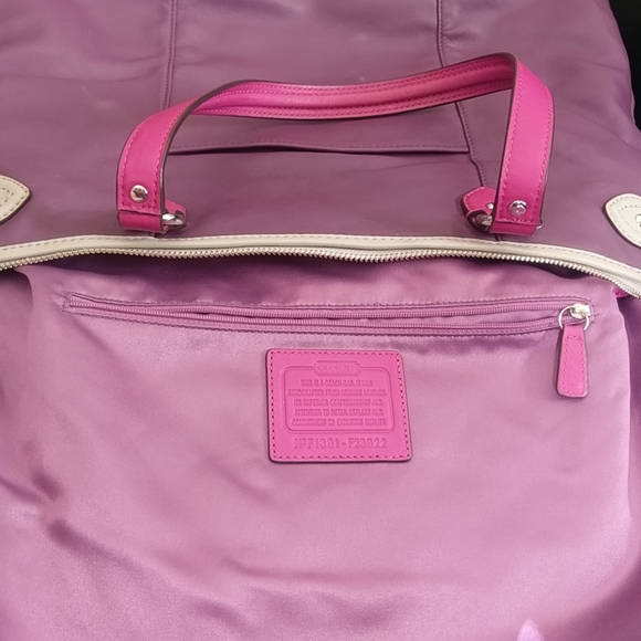 DAISY SPECTATOR LEATHER EMMA TOTE (COACH F23922) - Picture 5 of 10